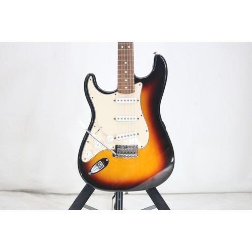 Authentic fender standard - fender,
