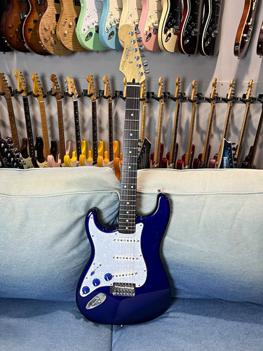 Lefty fender stratocaster - lefty,